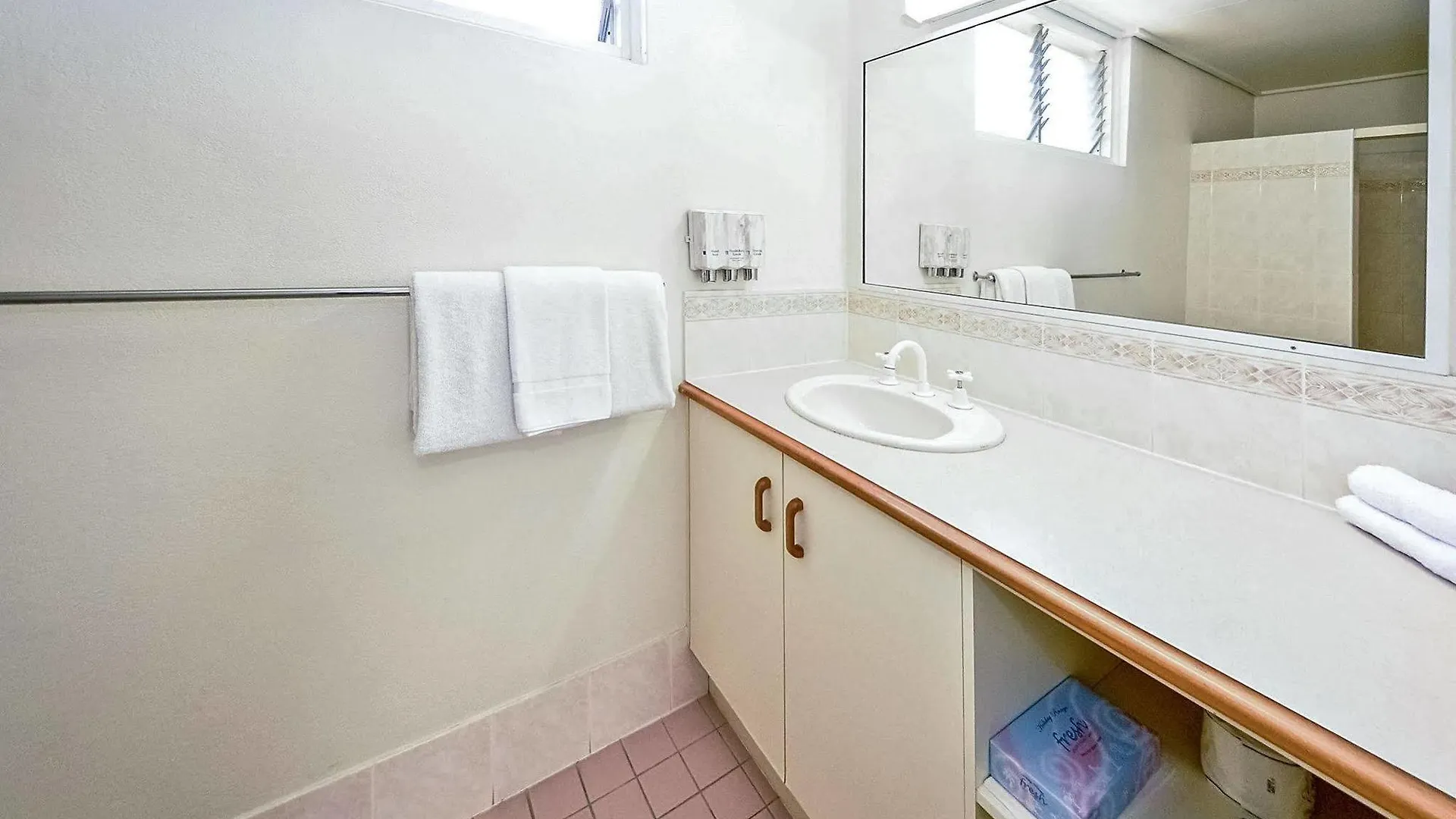 Gladstone Cbd Motel Hotel